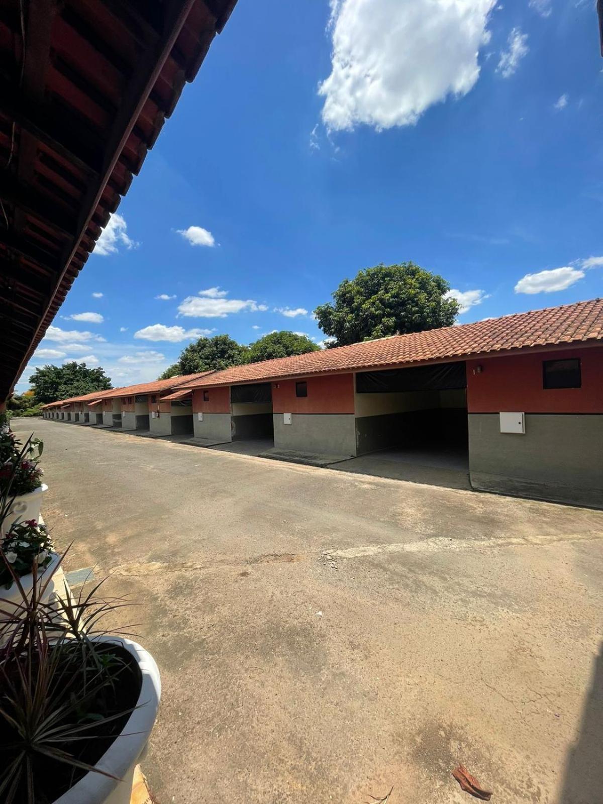 Lux Motel オランブラ エクステリア 写真