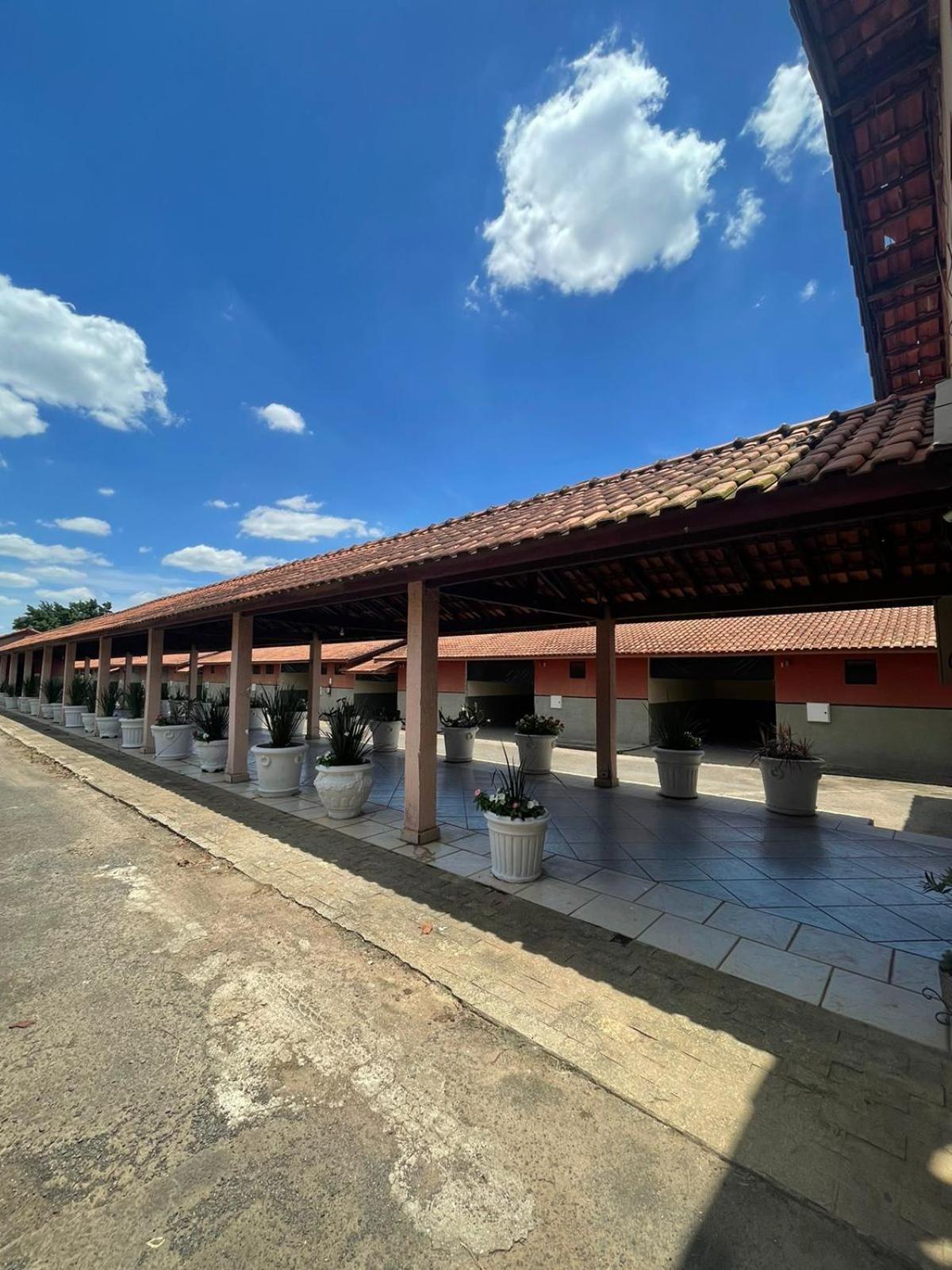Lux Motel オランブラ エクステリア 写真